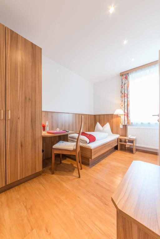 Hotel Drei Loewen Дахау Номер фото