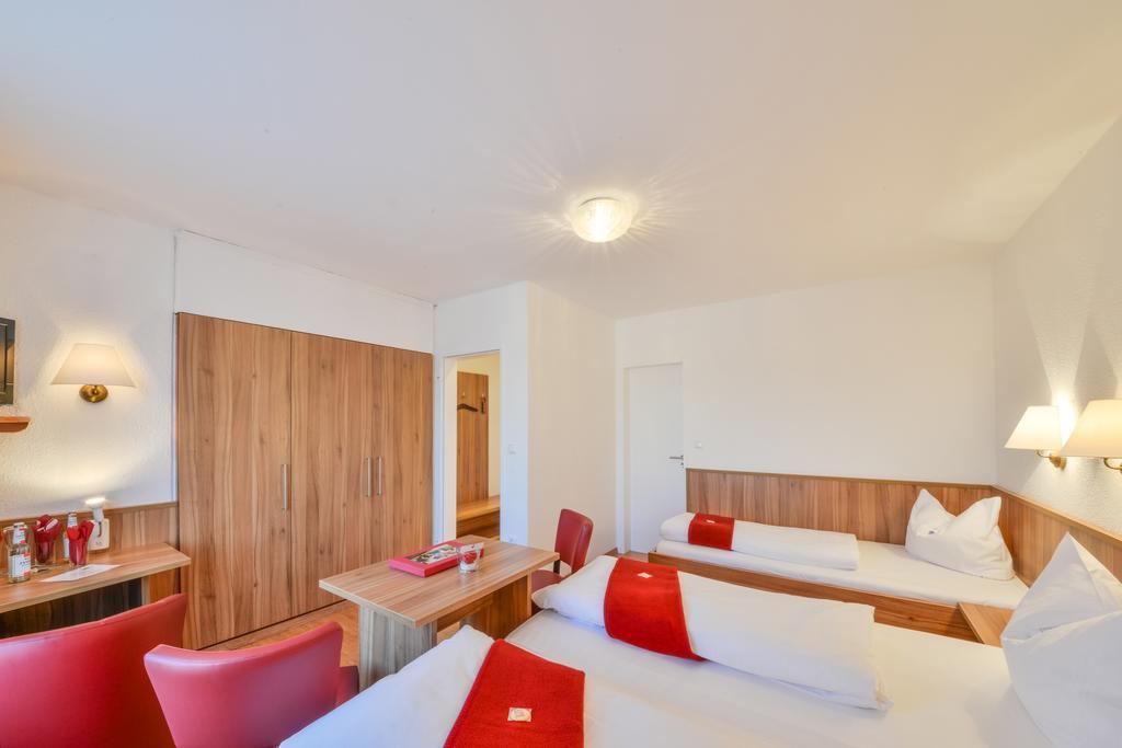 Hotel Drei Loewen Дахау Номер фото