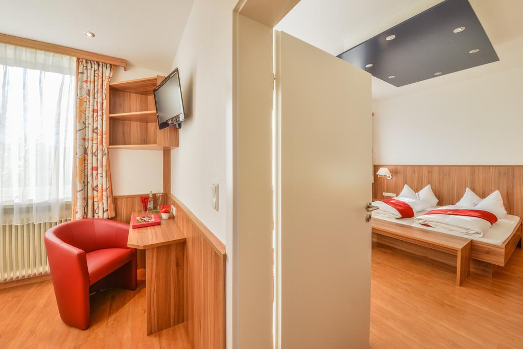 Hotel Drei Loewen Дахау Номер фото