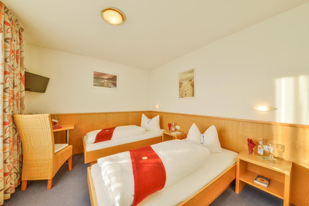 Hotel Drei Loewen Дахау Номер фото