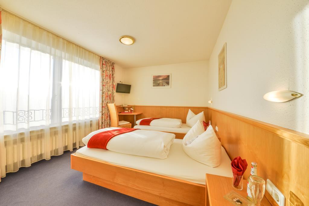 Hotel Drei Loewen Дахау Номер фото