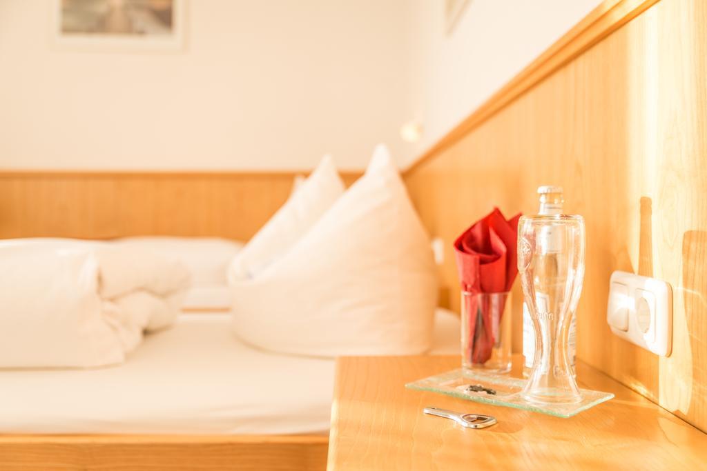 Hotel Drei Loewen Дахау Номер фото