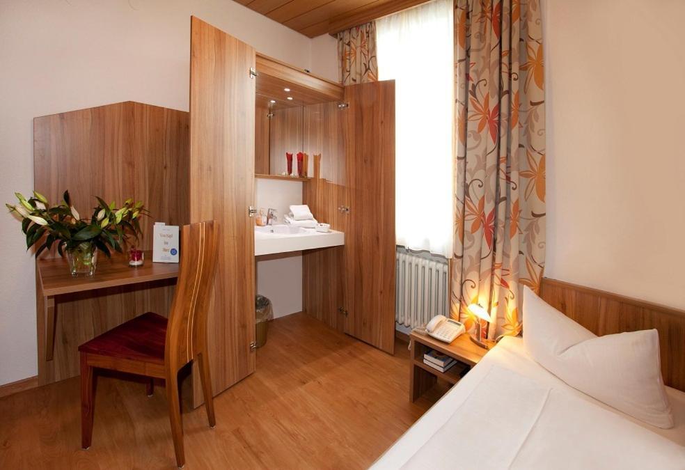 Hotel Drei Loewen Дахау Экстерьер фото